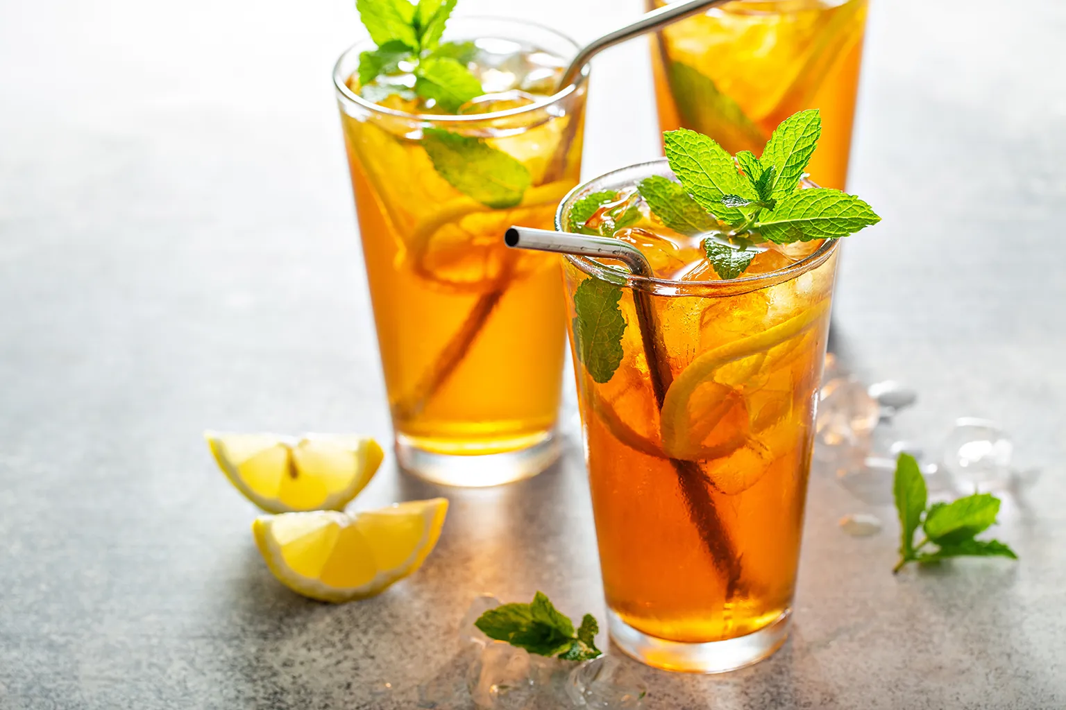 Refreshing classic iced tea with lemon and mint